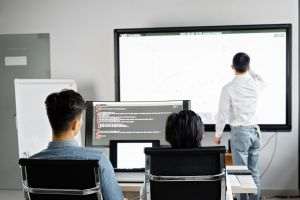 Încep înscrierile pentru Bursele ANIS 2026: 21 granturi de 5.000 de euro, susţinute de un număr de companii din industria IT